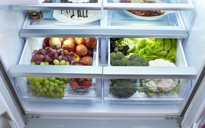 شستن میوه و سبزیجات برای قرار دادن در یخچال