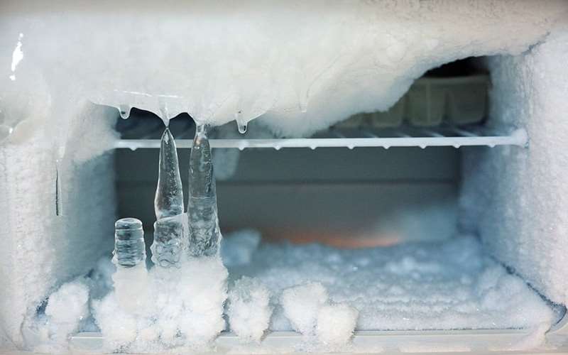 برفک زدن در یخچال های نیمه نوفراست