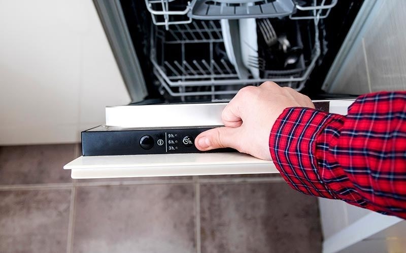 خرابی سنسور یا قفل درب ماشین ظرفشویی و روشن نشدن دستگاه